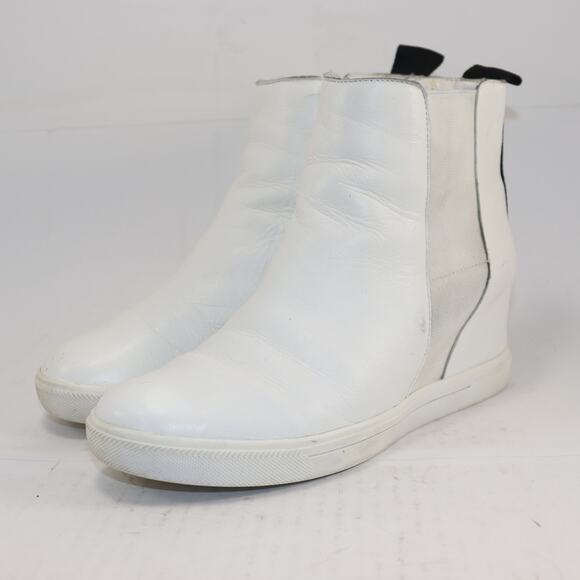 DKNY White Leather High Top Size 8.5 Logo Pull on Wedge - Picture 2 of 6